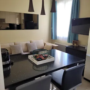 Appartamento Paris Par Metro 4 - Rer B - Calme - Patio Prive, Bagneux (Hauts-de-Seine)
